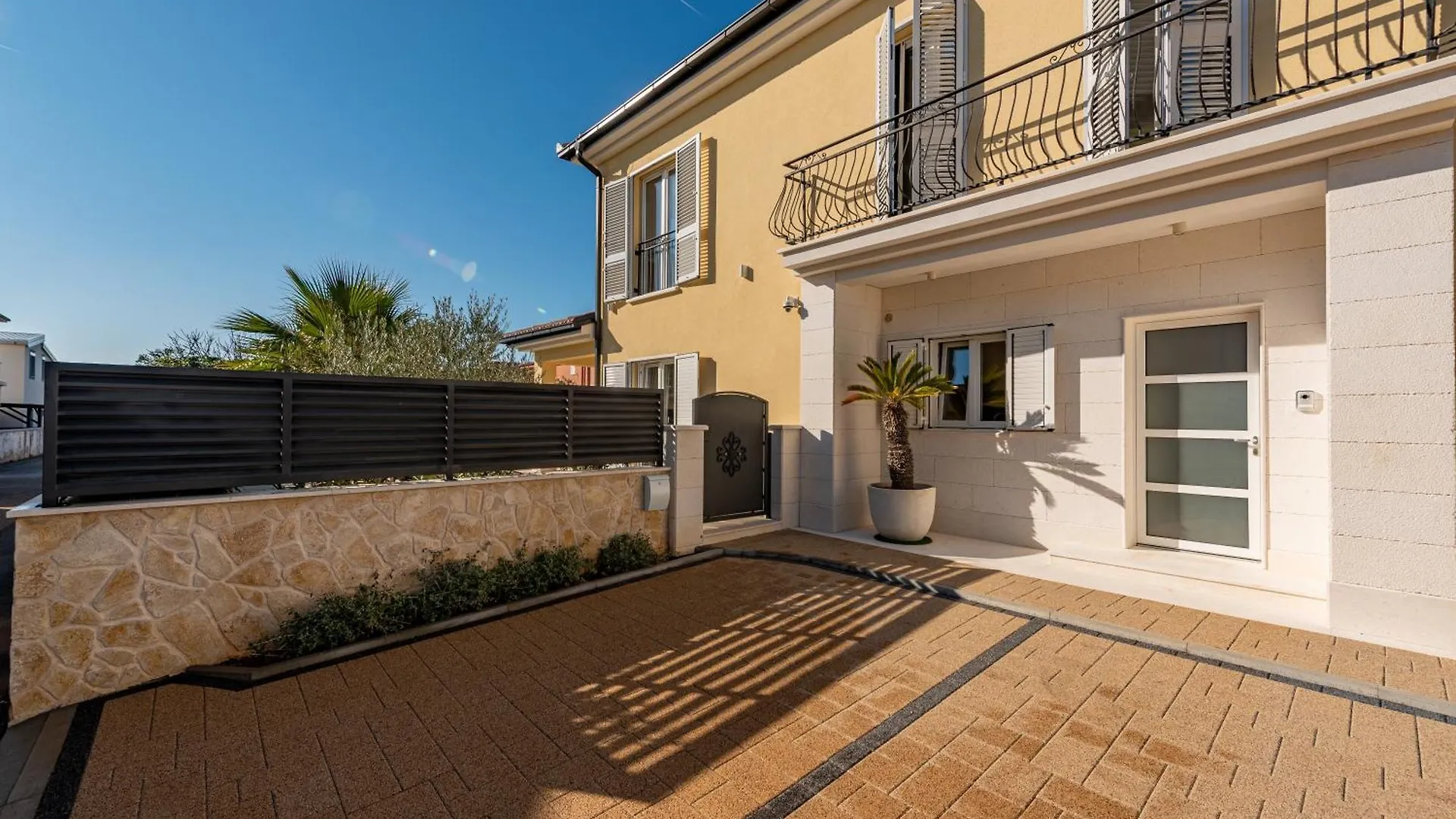 Luxury Villa Agape Ellita Vir 0*,