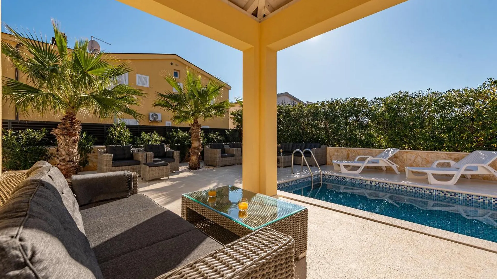 Luxury Villa Agape Ellita Vir 0*,