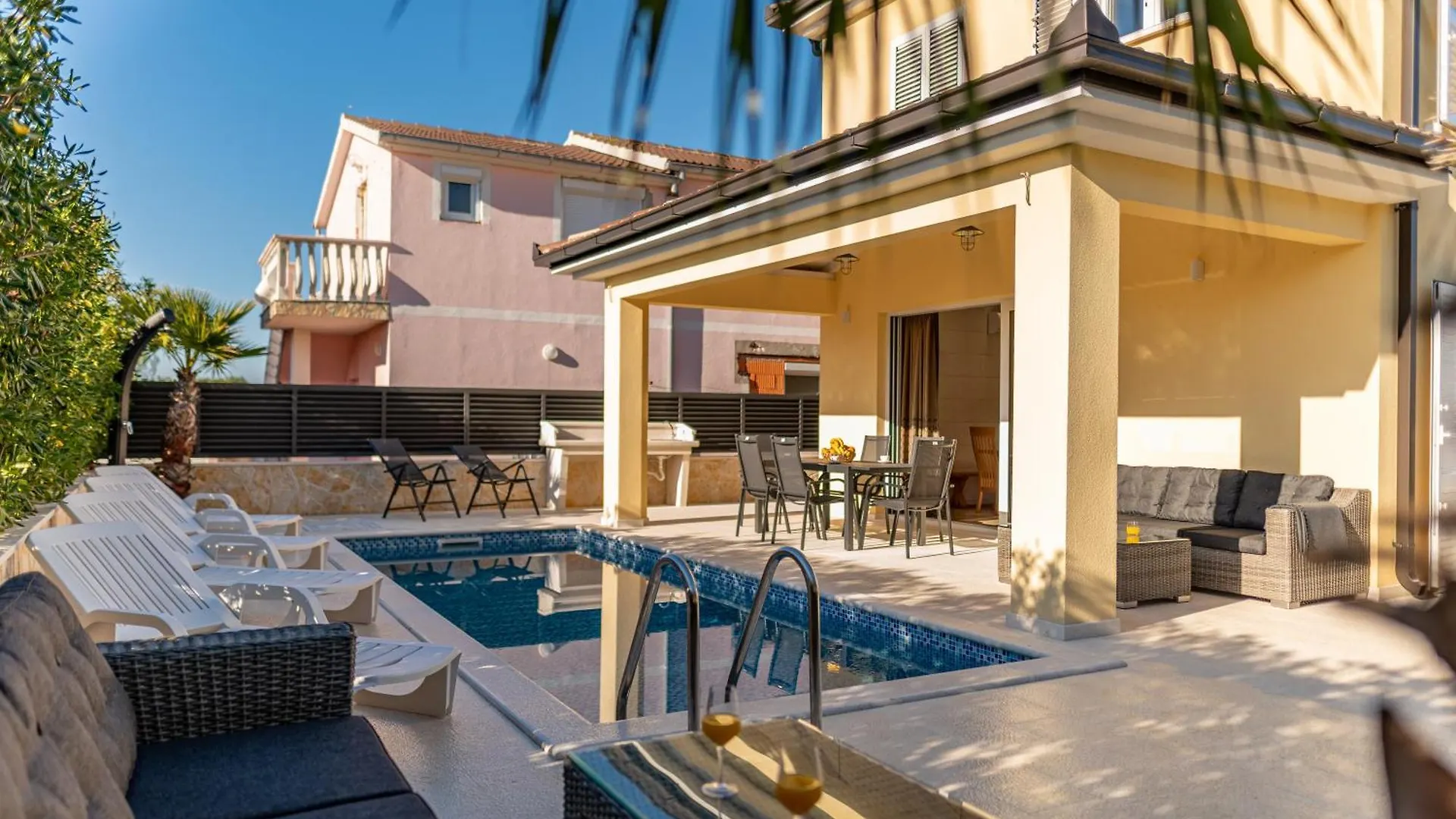 Luxury Villa Agape Ellita Vir