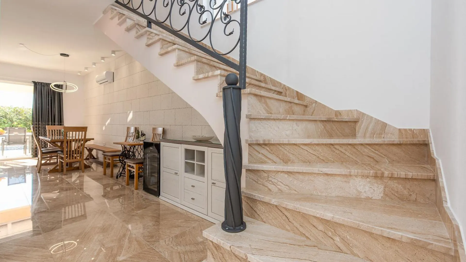 Luxury Villa Agape Ellita Vir
